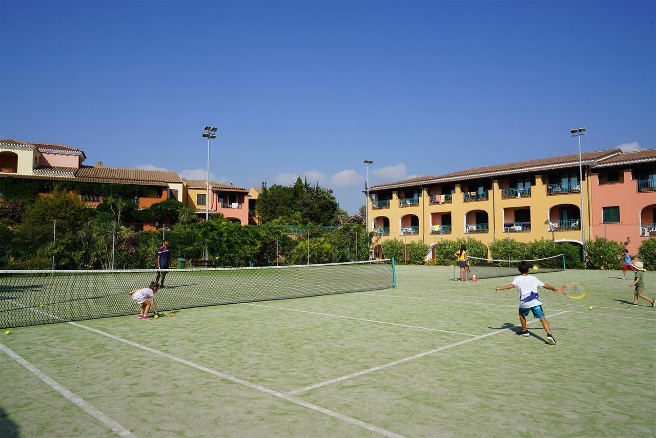 Nicolaus Club Torre Moresca أروسييْ المظهر الخارجي الصورة